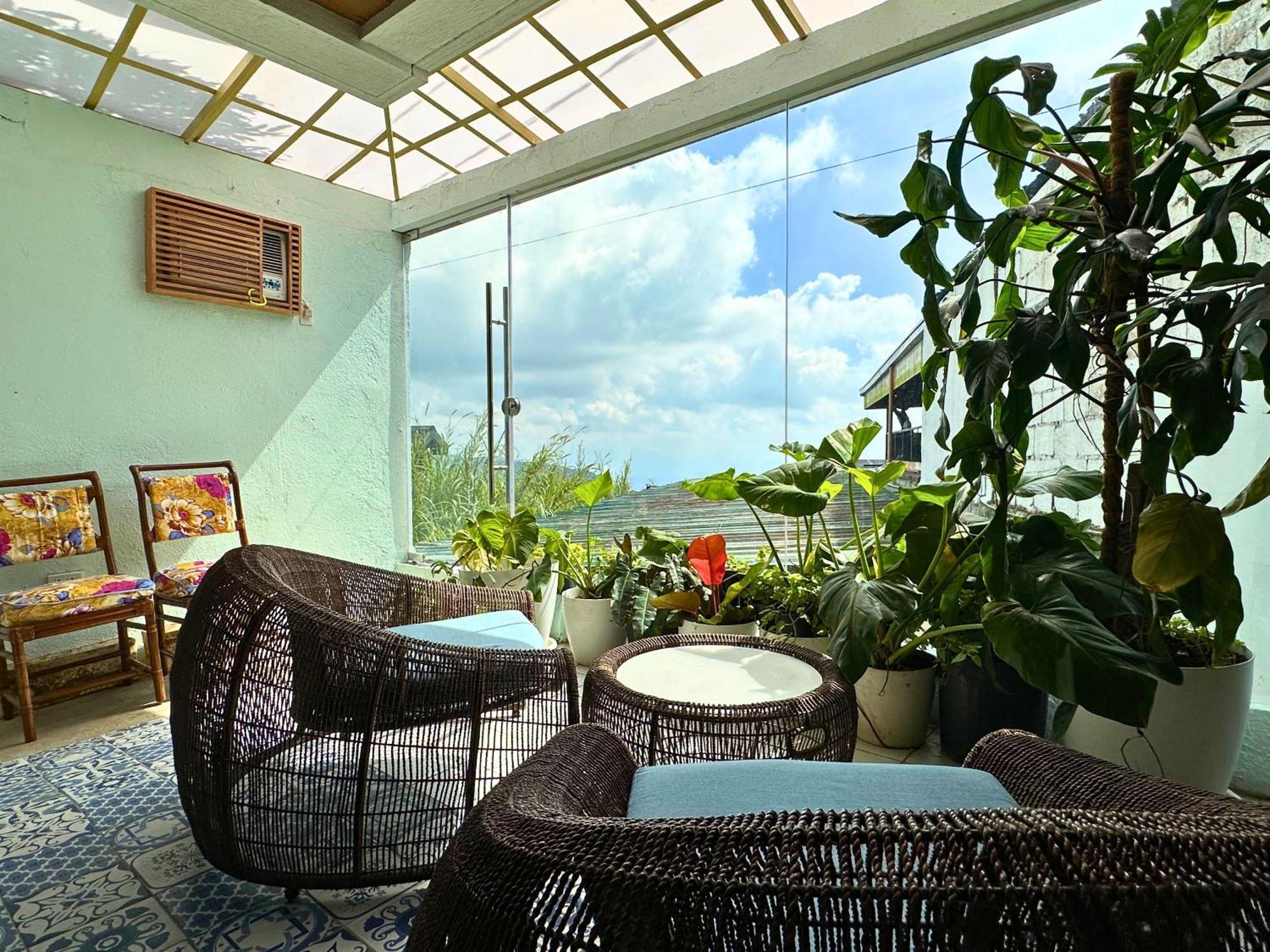 Cabins By Eco Hotels Tagaytay City Exteriör bild